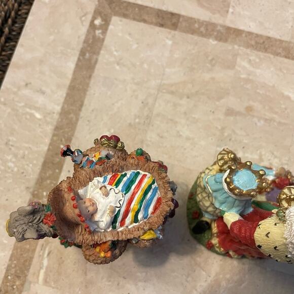 International Santa Claus Collection three piece set - Picture 3 of 4